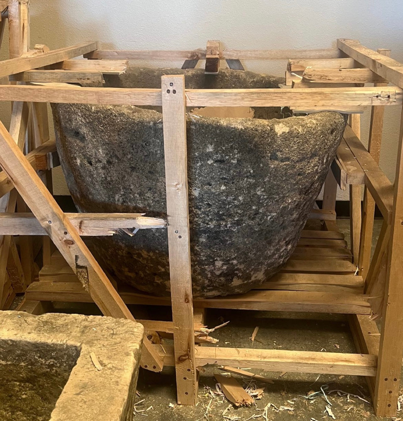 Limestone Trough - XL - Round