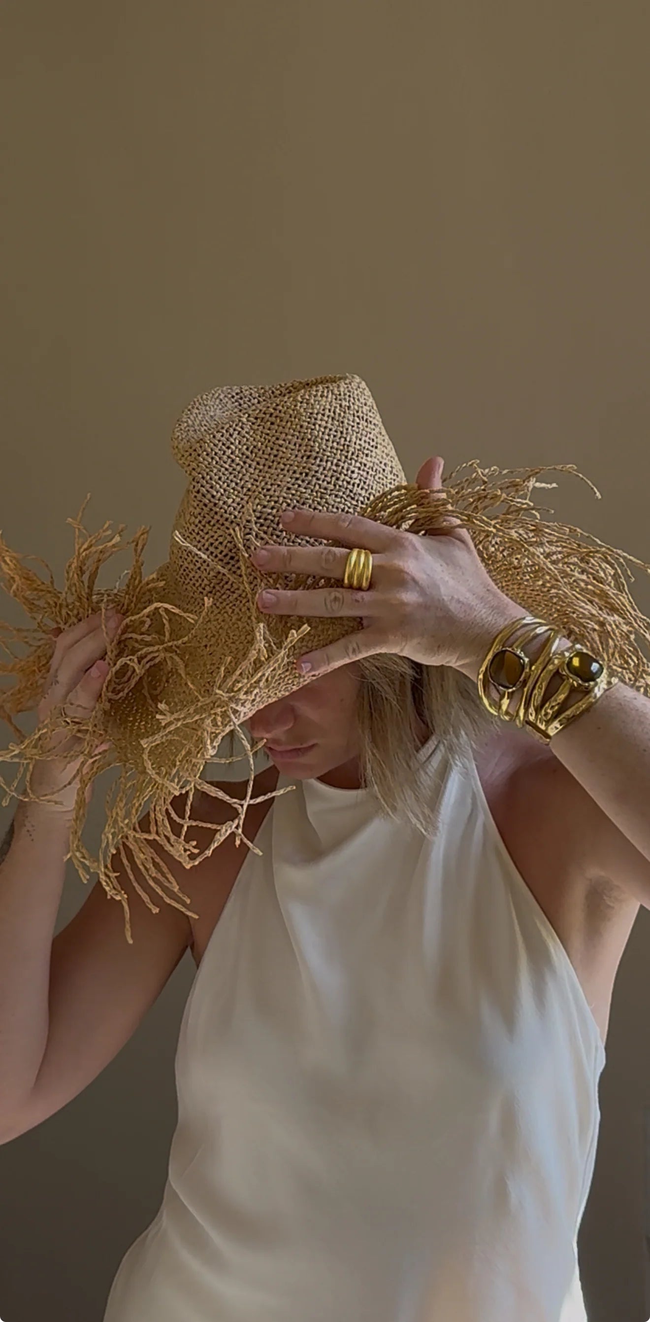 Menorca Lip Balm Ring Gold