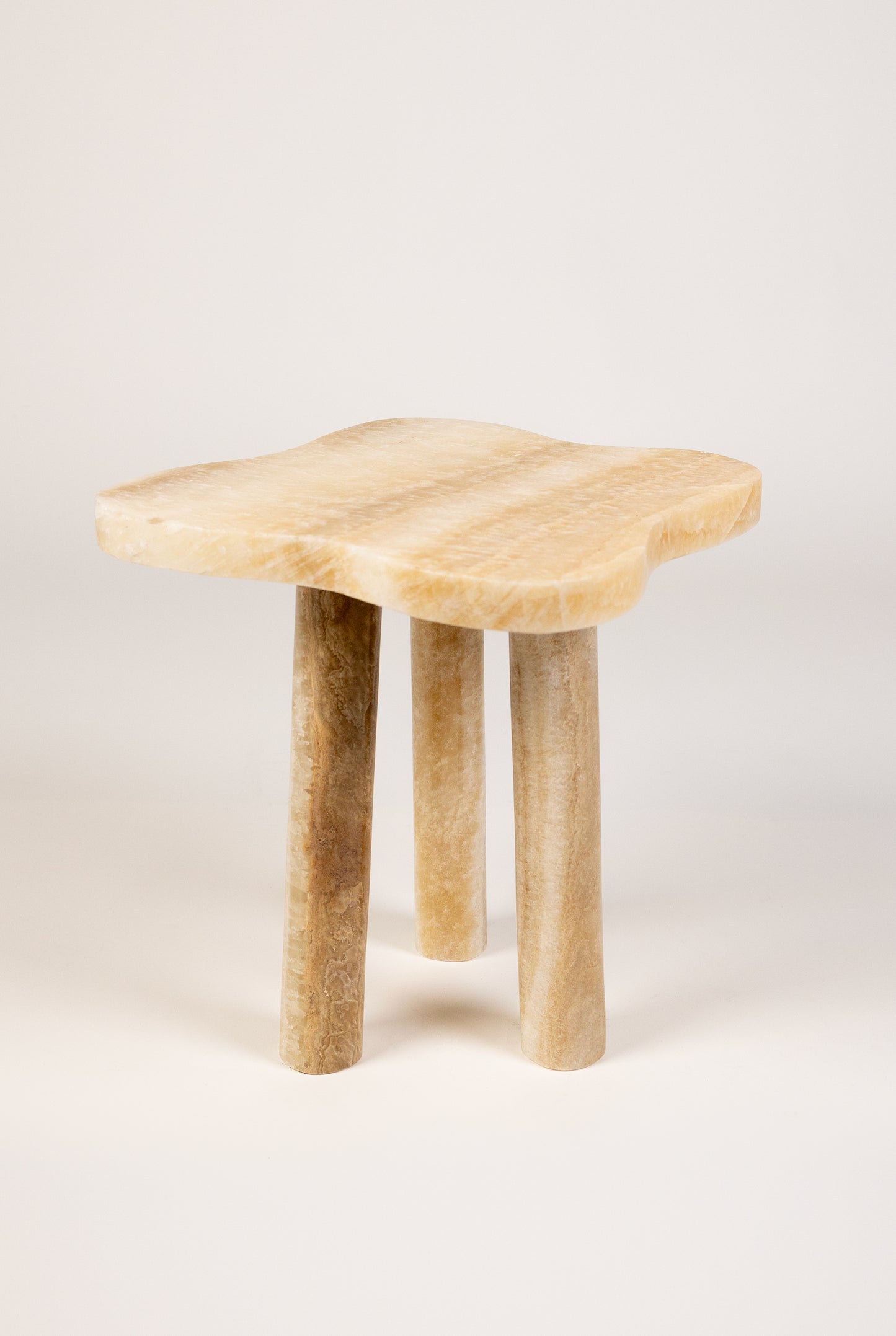 Onyx Wavy Stool