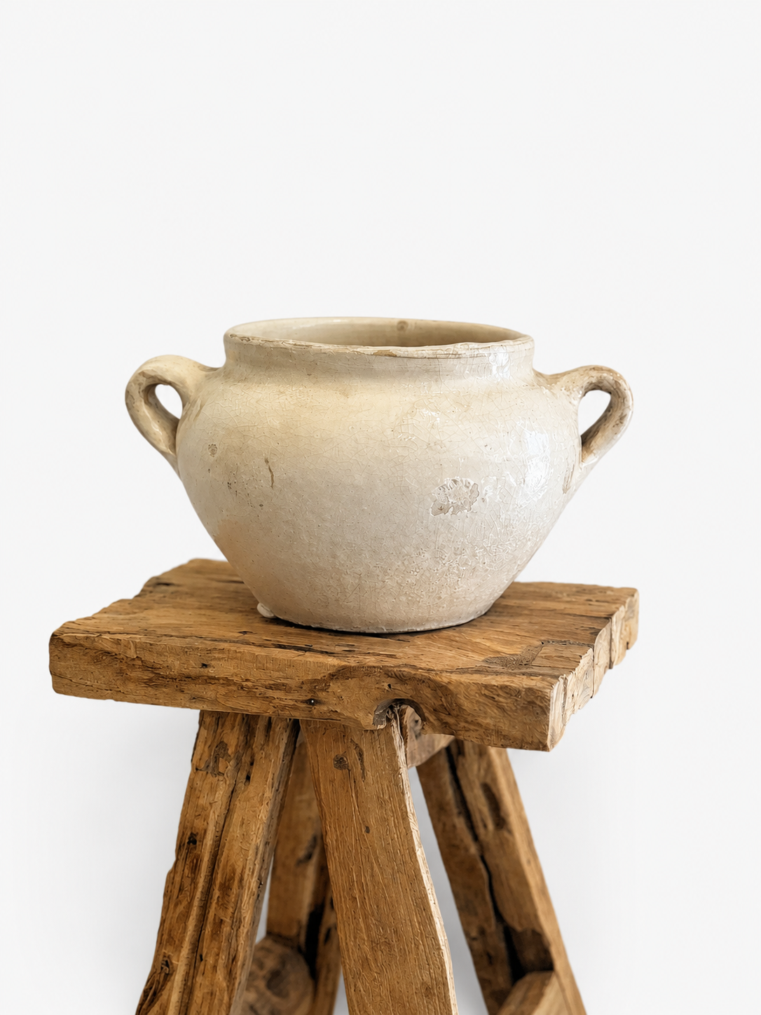 Hungarian Oasis Dust Pot