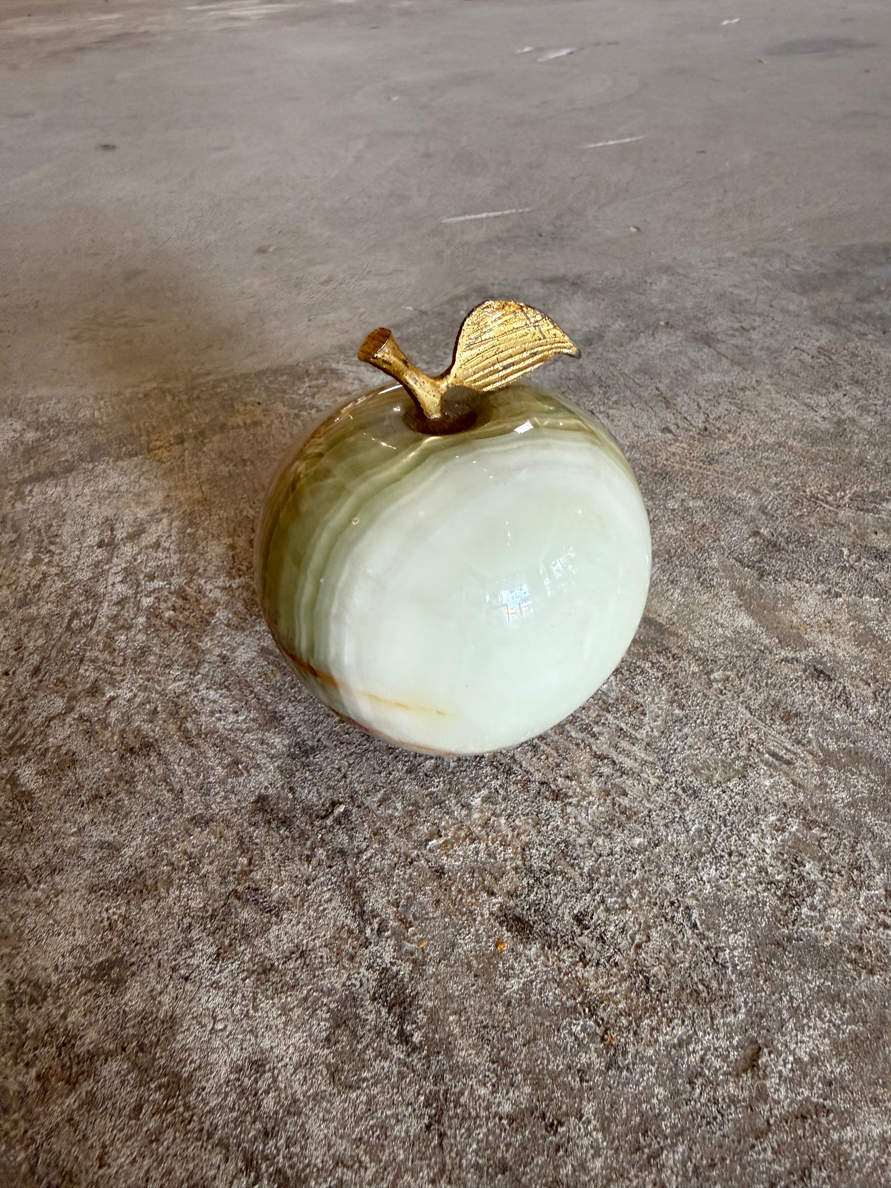 Onyx Apple
